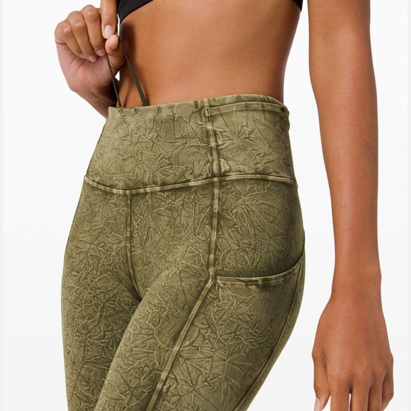 Lululemon Fast and Free High Rise Tight 25" *Ice Dye
Ice Wash Moss Green sz 6 - Picture 3 of 8